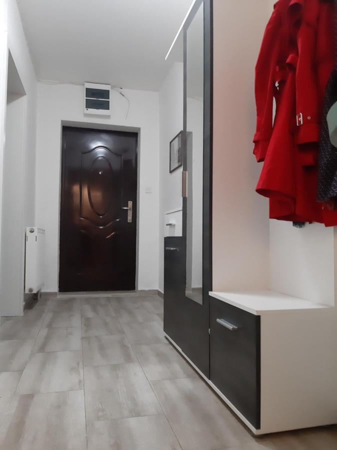​​apartment Apartment *